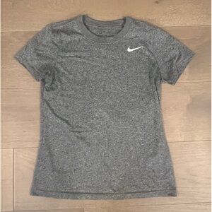 Nike dry fit tshirt grey color size: s